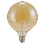 Żarówka LED Globe G125 E27 o mocy 4W i ciepłej barwie światła 2000K, z przezroczystą, kulistą, bursztynową obudową. Widoczne żarniki w kształcie linii, gwint E27 na dole, w pozycji stojącej, na jednolitym tle.