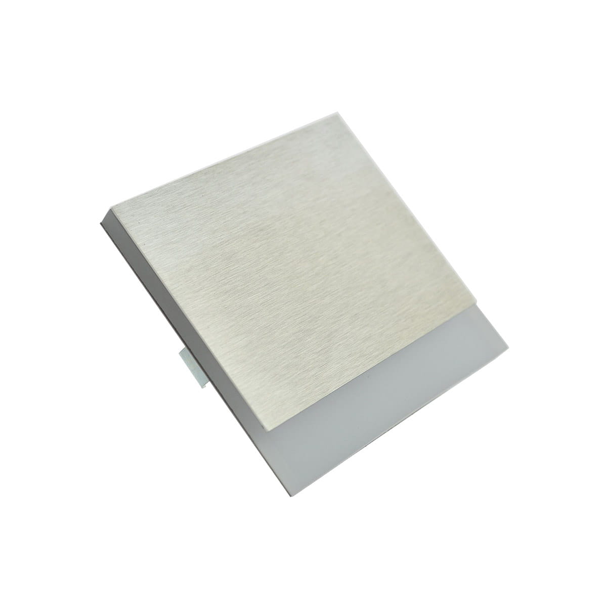 Oprawa schodowa Berg LED 230V w kolorze srebrnym, prostokątna, z matową powierzchnią. Emituje zimne światło o barwie 6500K. Ujęcie z boku, pokazujące detale i krawędzie oprawy, gotowa do montażu.