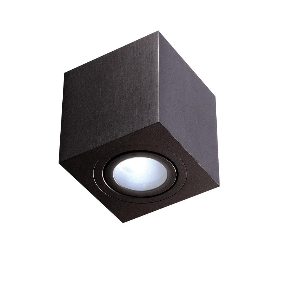 Lago Nero lampa sufitowa 1-punktowa IP44 w kształcie sześcianu o matowej, czarnej powierzchni. Zainstalowane źródło światła w okrągłym wycięciu na dole. Lampa zamontowana w pozycji wiszącej, idealna do oświetlenia wnętrz.