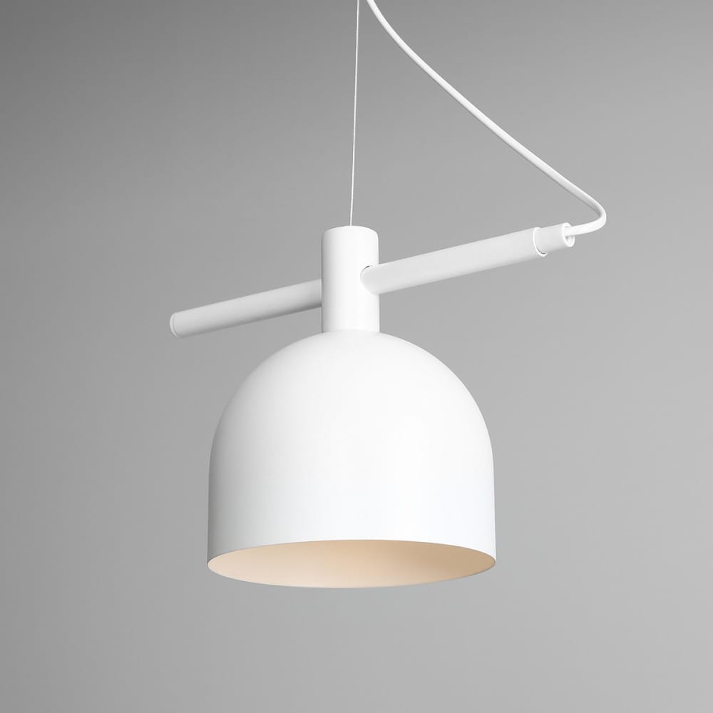 Beryl lampa wisząca 1-punktowa w kolorze białym, z okrągłym kloszem i prostym, metalowym uchwytem. Lampa zawieszona na cienkim kablu, z minimalisticznym designem, idealna do nowoczesnych wnętrz.