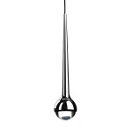 Cappi Cromo LED lampa wisząca 1-punktowa w kształcie stożka z metalicznym wykończeniem. Lampa ma szklany klosz na dole, emitujący światło LED. Ujęcie frontalne, lampa wisząca z długim przewodem, na jednolitym tle.