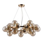 Lampa wisząca Cabella z 25 punktami świetlnymi, w koniakowym kolorze, z przezroczystymi kulistymi kloszami. Utrzymana w nowoczesnym stylu, z metalowym stelażem w kolorze złotym. Zawieszona na cienkich linkach, w położeniu wiszącym.