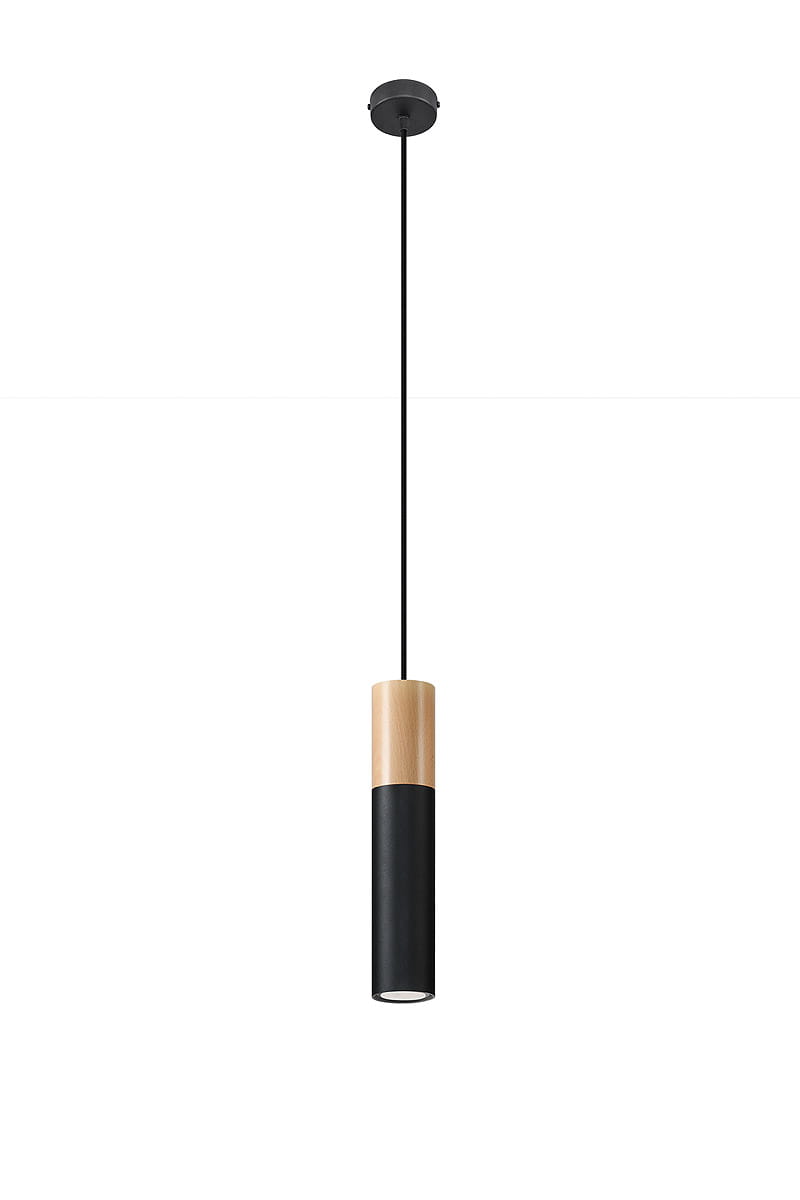 Lampa wisząca Pablo 1-punktowa w kolorze czarnym z drewnianym detalem u góry. Cylindryczny kształt, zawieszona na cienkim, czarnym przewodzie. Prosty design, idealna do nowoczesnych wnętrz. Tło białe.