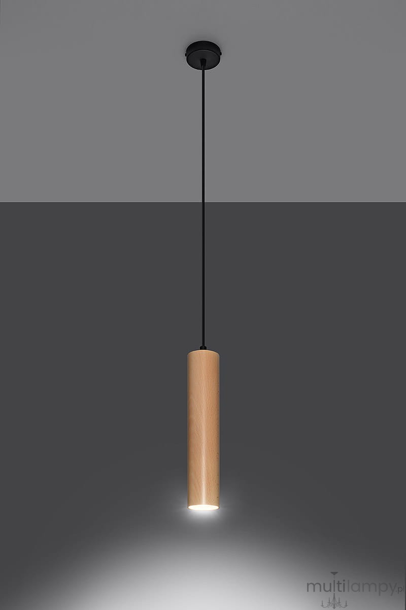 Lino lampa wisząca 1-punktowa SL.0636 w kształcie cylindrycznym, wykonana z jasnego drewna, zawieszona na czarnym kablu. Źródło światła umieszczone na dole, lampa w wiszącej pozycji na jednolitym tle.