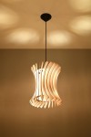 Lampa wisząca Oriana 1-punktowa SL.0642 w kształcie falistym, wykonana z jasnego materiału. Zawieszona na cienkim czarnym przewodzie, emituje ciepłe światło, idealna do nowoczesnych wnętrz. Tło w stonowanej kolorystyce.