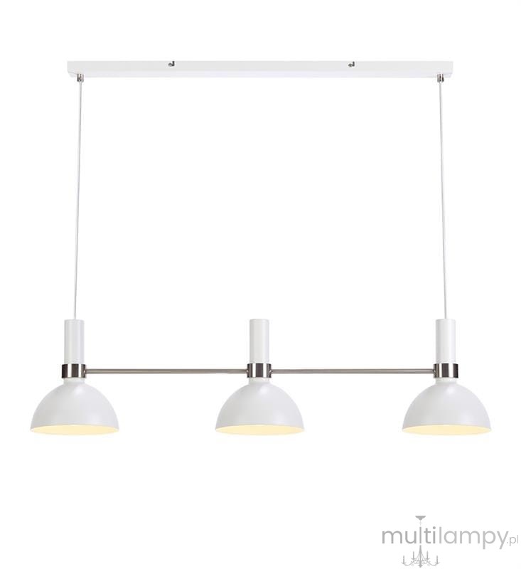 Lampa wisząca Larry 3-punktowa, biała. Składa się z trzech okrągłych kloszy w matowym białym kolorze, zawieszonych na metalowej ramie w odcieniu srebrnym. Ujęcie frontalne, wisząca konstrukcja z regulowanymi przewodami.