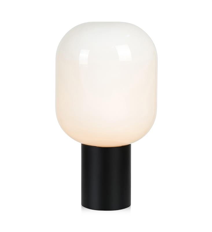 Lampa stołowa Brooklyn 1-punktowa, z białym, zaokrąglonym kloszem i czarną podstawą. Klosz ma gładką, matową powierzchnię, a całość ma nowoczesny design. Produkt widoczny z przodu, stojący na płaskiej powierzchni.