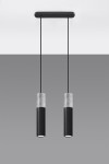 Lampa wisząca Borgio 2-punktowa, czarna, z dwoma cylindrycznymi kloszami. Klosze mają górną część z betonu i dolną z matowego czarnego metalu. Produkt zawieszony na czarnych linkach, zamontowany na prostokątnej podstawie. Tło w odcieniach szarości.