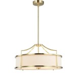 Lampa wisząca Stanza Gold M, 4-punktowa, wykonana z metalu w kolorze złotym. Okrągły klosz z białym materiałem oraz dekoracyjnymi detalami w złocie. Zawieszona na cienkim drucie, oferuje elegancki wygląd do nowoczesnych wnętrz.