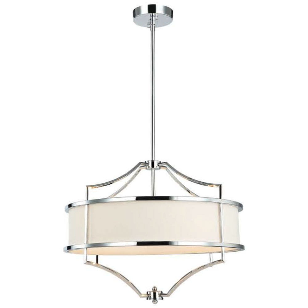 Lampa wisząca Stesso Cromo M w kolorze chromowanym z czterema punktami świetlnymi. Okrągły, tekstylny klosz w jasnym odcieniu otoczony metalowymi elementami. Ujęcie z przodu, wisząca na cienkim przewodzie.