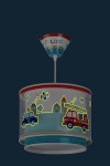 Lampa wisząca 1-punktowa Police z abażurem w kolorze białym i czerwonym, ozdobiona grafikami radiowozów i wozu strażackiego. Kształt okrągły, zawieszona na białym przewodzie.