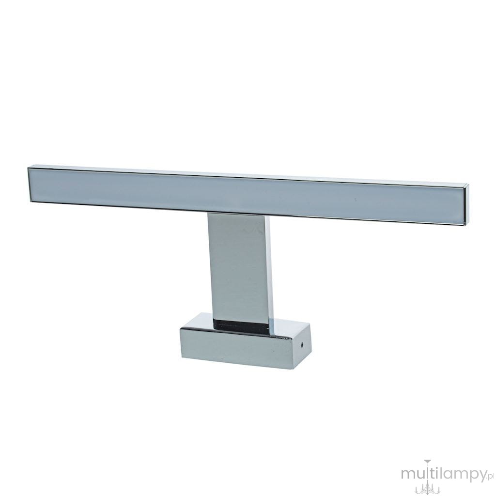 Kinkiet Shine LED IP44 w kolorze chromowanym, z prostokątną, płaską oprawą. Ujęcie frontalne, produkt stojący na podstawie. Wykończenie błyszczące, wymiar L30, moc 7W. Idealny do oświetlenia wnętrz.