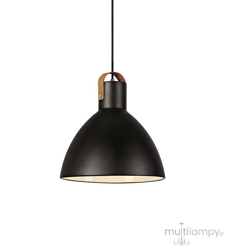 Czarna lampa wisząca Eagle D22 z metalowym kloszem w formie stożka. U góry widoczny element z drewna, mocujący lampę. Zawieszona na cienkim przewodzie, idealna do nowoczesnych wnętrz.