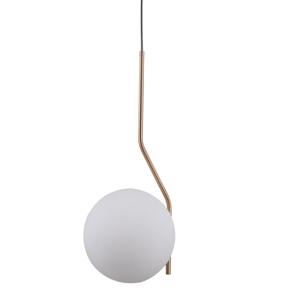Lampa wisząca Carimi 1-punktowa z mosiądzu, z metalowym ramieniem w kształcie litery S, z białą, okrągłą, matową kulą jako źródłem światła. Zawieszona na cienkim przewodzie, idealna do nowoczesnych wnętrz.