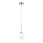 Lampa wisząca Bao I Cromo z jedną kulistą oprawą, biała, z chromowanym mocowaniem. Zawieszona na cienkim, białym przewodzie, idealna do wnętrz. Wytrzymałość IP44 zapewnia odporność na warunki atmosferyczne.