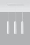 Biała lampa wisząca 3-punktowa Lagos z trzema cylindrycznymi abażurami. Ujęcie frontalne, lampa zawieszona na białym stelażu, wisząca na cienkich linkach. Proste, minimalistyczne wzornictwo, idealna do nowoczesnych wnętrz.