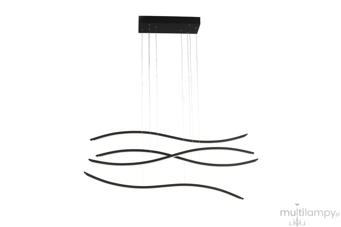 Czarna lampa wisząca LED Waves z czterema falistymi elementami, zawieszona na cienkich linkach. Lampa ma prostokątną podstawę montażową, a jej elegancka forma idealnie sprawdzi się w nowoczesnych wnętrzach.