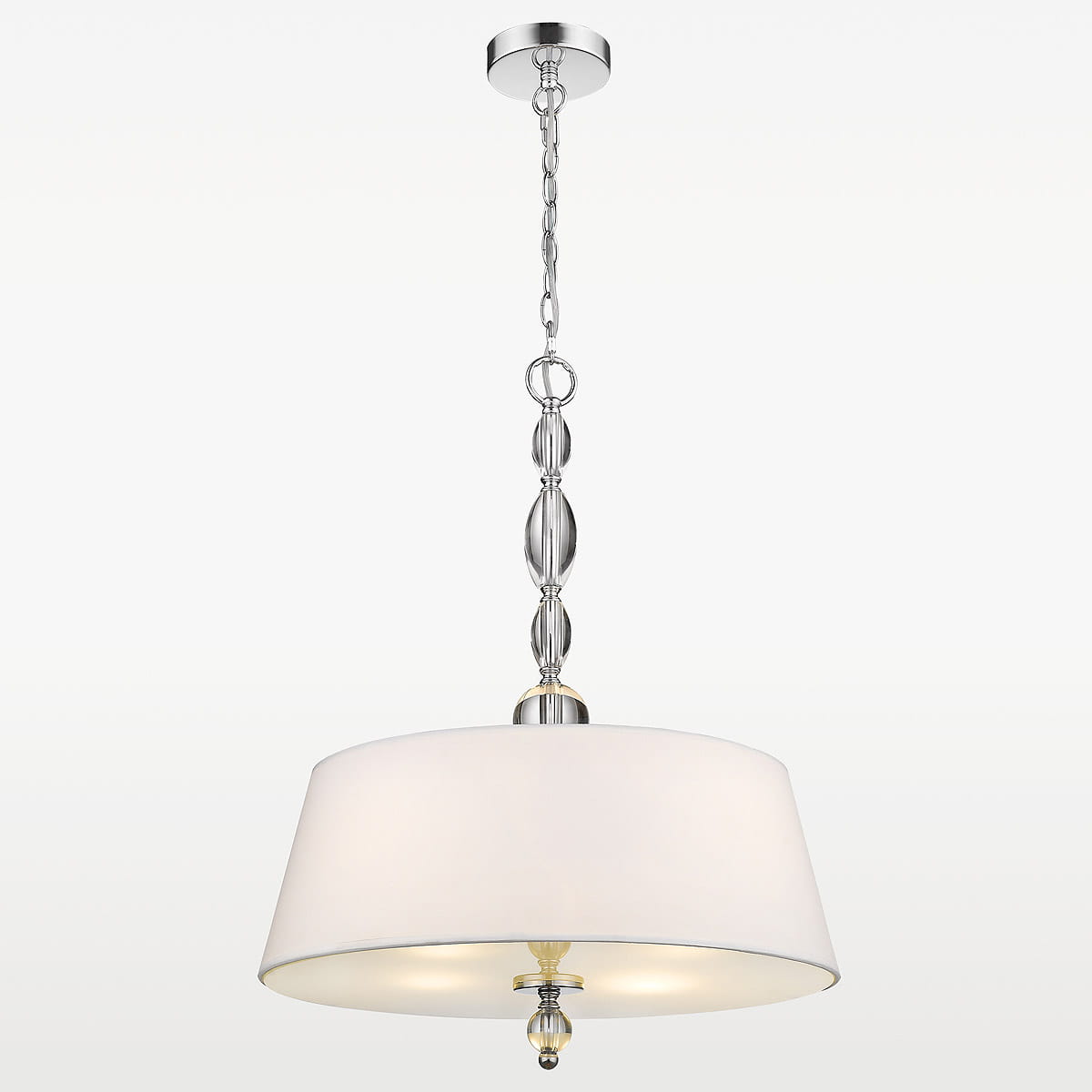 Lampa wisząca Cancun 4-punktowa w kolorze białym z metalowymi, chromowanymi detalami. Okrągły, matowy klosz z tkaniny, zawieszony na łańcuchu z przezroczystymi elementami. Ujęcie z dołu, ukazujące całość konstrukcji.