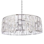 Lampa wisząca Moscow II, 6-punktowa, w chromowanej obudowie. Okrągła forma z przezroczystymi, prostokątnymi kryształami, zawieszona na łańcuchu. Widoczne elementy metalowe, odbijające światło, tworzą elegancki wygląd. Idealna do nowoczesnych wnętrz.