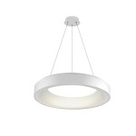 Biała lampa wisząca Sovana D45 CCT LED z pilotem, w kształcie okrągłego pierścienia. Zawieszona na cienkich linkach, z matowym wykończeniem i wbudowanym źródłem światła LED, idealna do nowoczesnych wnętrz.