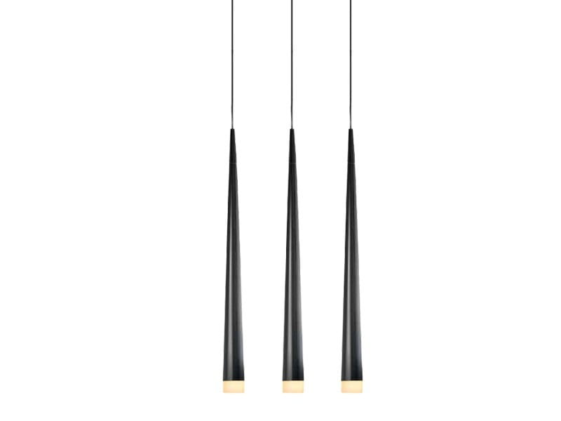 Lampa wisząca 3-punktowa w kolorze czarnym, składająca się z trzech smukłych, stożkowatych kloszy z dolnym, jasnym akcentem. Zawieszona na cienkich linkach, idealna do nowoczesnych aranżacji wnętrz.
