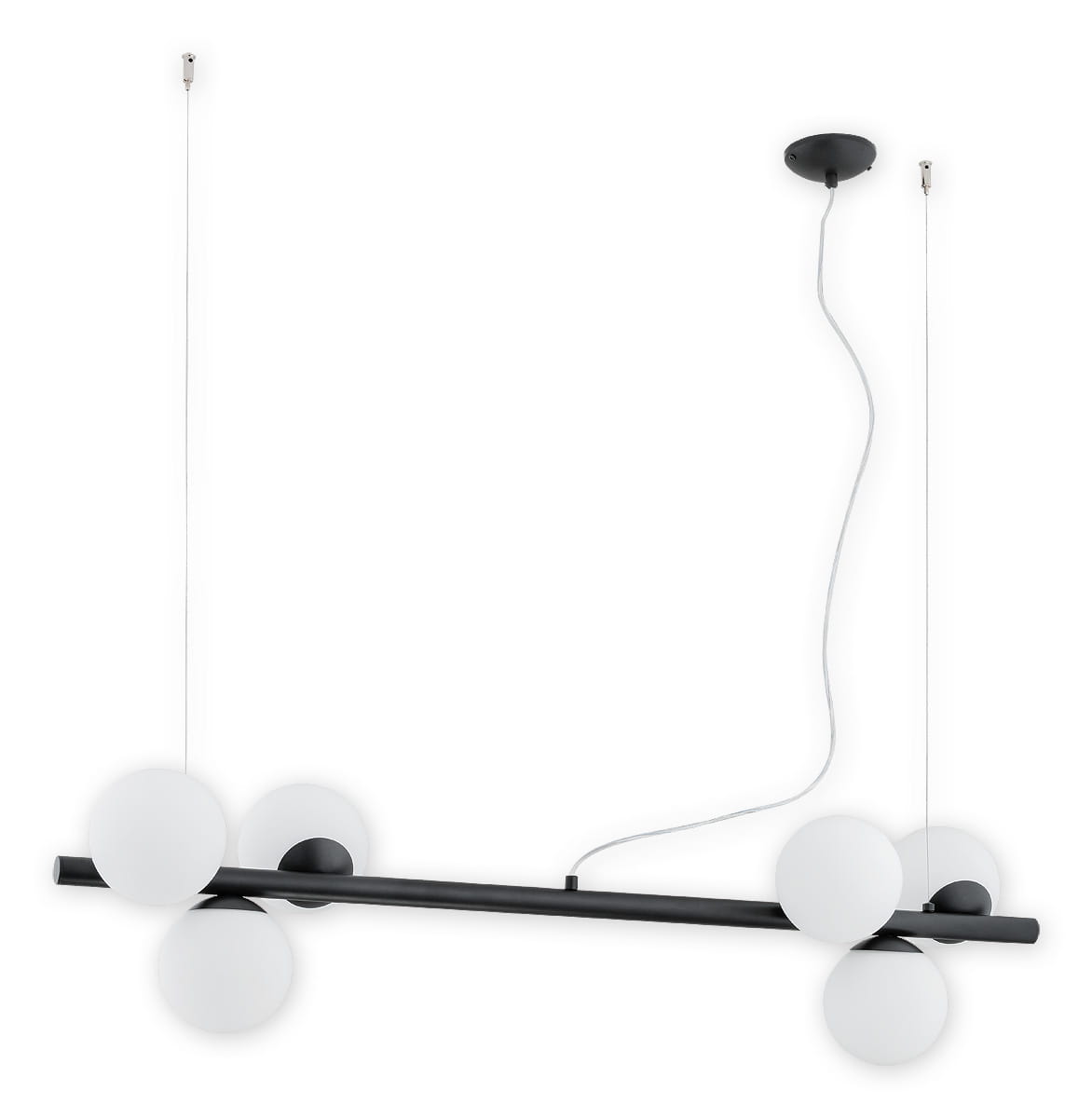 Lampa wisząca Osso 6-punktowa w kolorze czarnym, z prostokątną metalową ramą i sześcioma białymi, okrągłymi kloszami z mlecznego szkła. Ujęcie frontalne, zawieszona na cienkich linkach, z widocznym przewodem zasilającym.