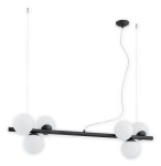 Lampa wisząca Osso 6-punktowa w kolorze czarnym, z prostokątną metalową ramą i sześcioma białymi, okrągłymi kloszami z mlecznego szkła. Ujęcie frontalne, zawieszona na cienkich linkach, z widocznym przewodem zasilającym.
