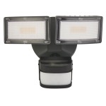 Duo LED kinkiet elewacyjny ścienny z czujnikiem ruchu 6556-PIR, z dwoma prostokątnymi lampami LED i czujnikiem ruchu na dole. Kinkiet w kolorze czarnym, z matową fakturą, zamontowany w pozycji stojącej.