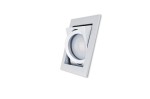 Oprawa sufitowa Paco 1-punktowa w kolorze aluminium, z okrągłym kloszem w białym odcieniu, umieszczona w prostokątnej ramie. Kąt ujęcia z boku, pokazujący detal montażowy i strukturalny. Idealna do zabudowy w sufitach podwieszanych.