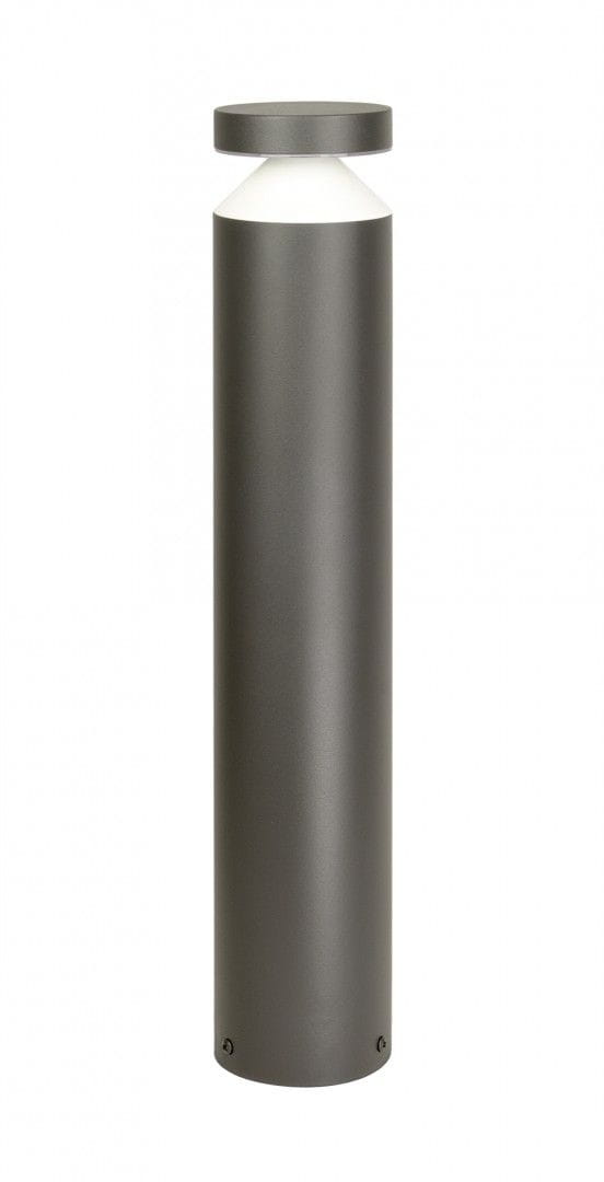 Lampa stojąca ogrodowa Delta LED H50, cylindryczna, w kolorze ciemnoszarym. Posiada okrągłą górną część z białym kloszem, emitującym światło w dół. Ujęcie frontalne, produkt zamontowany na podłożu.