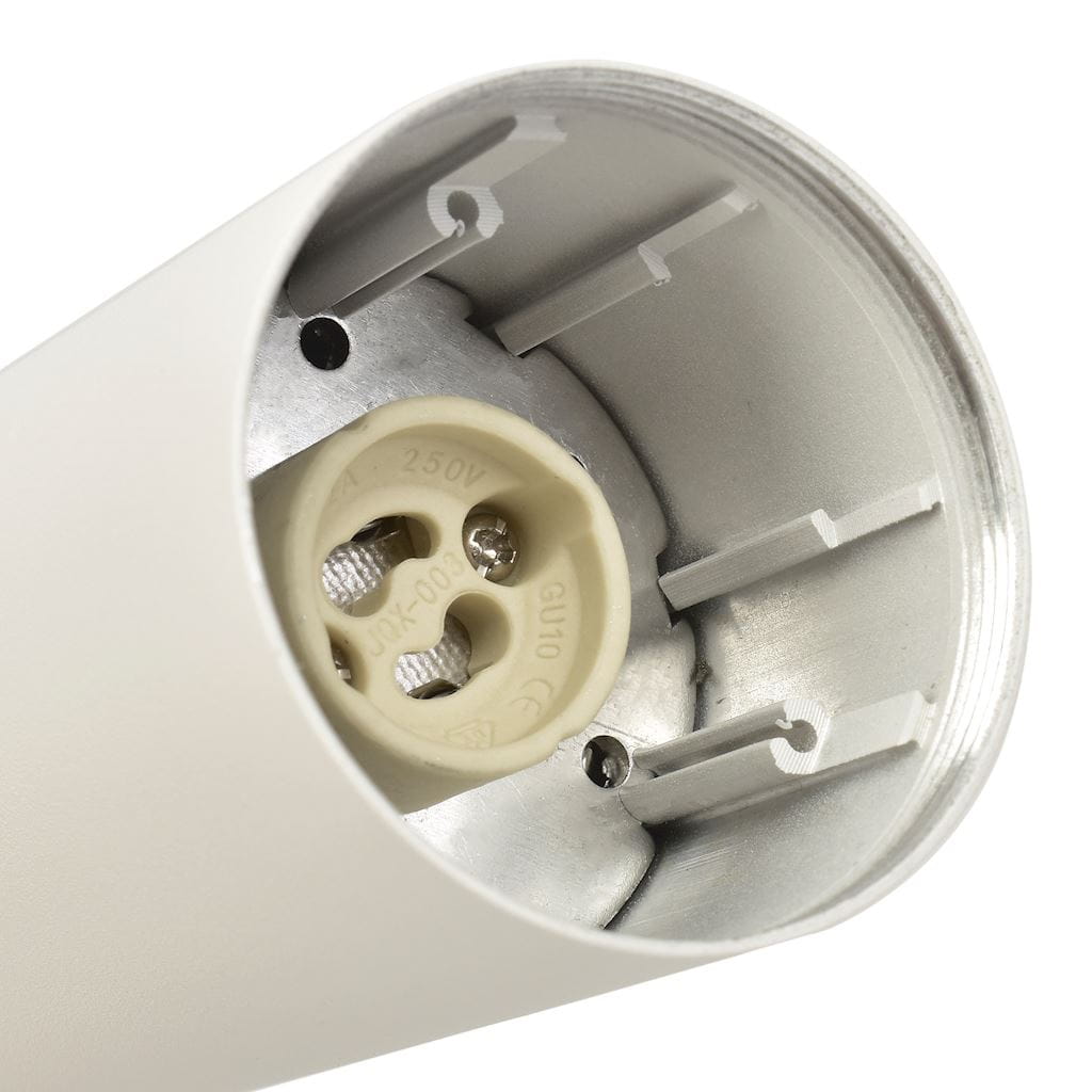 Biała lampa sufitowa Mica (spot) 1-punktowa, widok z góry, pokazujący wnętrze z gniazdem GU10. Metaliczne wykończenie i plastikowa obudowa, z widocznymi elementami montażowymi. Idealna do oświetlenia wnętrz.