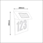 Podświetlany numer domu w formie kinkietu solarnego z czujnikiem zmierzchu, w formacie prostokątnym. Widoczne wymiary: 200 mm szerokości i 185 mm wysokości. Górna część z panelami solarnymi, liczba 123 na jasnym tle.