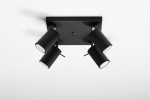 Czarna lampa sufitowa (spot) 4-punktowa z metalową podstawą. Ujęcie z góry, ukazujące cztery cylindryczne reflektory skierowane w różnych kierunkach. Prosta konstrukcja, idealna do nowoczesnych wnętrz. Tło białe, co podkreśla elegancję lampy.