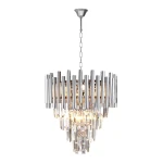 Lampa wisząca Madison 9-punktowa, chromowana, z prostokątnymi, błyszczącymi elementami, zawieszona na łańcuchu. Masywna, z oświetleniem w centralnej części, w kształcie stożka, na jasnym tle. Idealna do nowoczesnych wnętrz.