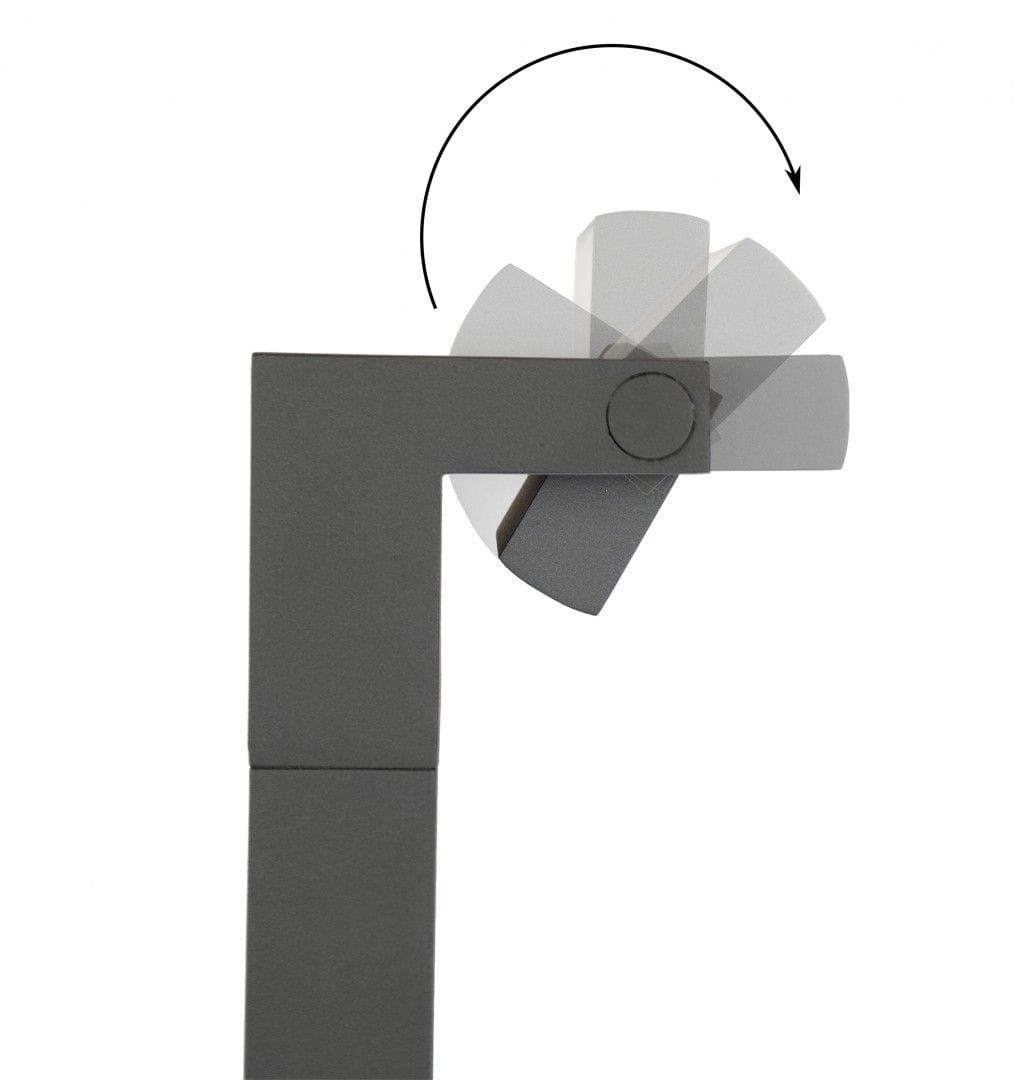 Lampa stojąca ogrodowa Rota LED H58 w kolorze szarym, z ruchomą głowicą w kształcie półokręgu. Ujęcie z boku ukazuje możliwość obracania źródła światła. Wykonana z metalu, minimalistyczny design, idealna do oświetlenia przestrzeni zewnętrznych.