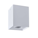 Lampa sufitowa Hadar w kolorze białym, o kwadratowym kształcie. Ujęcie frontalne, z widocznym gniazdem na żarówkę GU10. Produkt montowany sufitowo, wykonany z matowego materiału, bez dodatkowych zdobień.