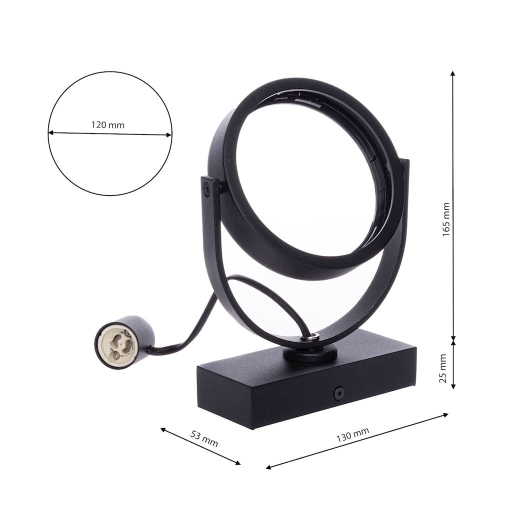 Czarna lampa sufitowa (spot) 1-punktowa Lugar ML5704. Okrągła oprawa o średnicy 120 mm, zamontowana na prostokątnej podstawie 130x53 mm, z przewodem do podłączenia. Wysokość całkowita 165 mm, wysokość podstawy 25 mm.