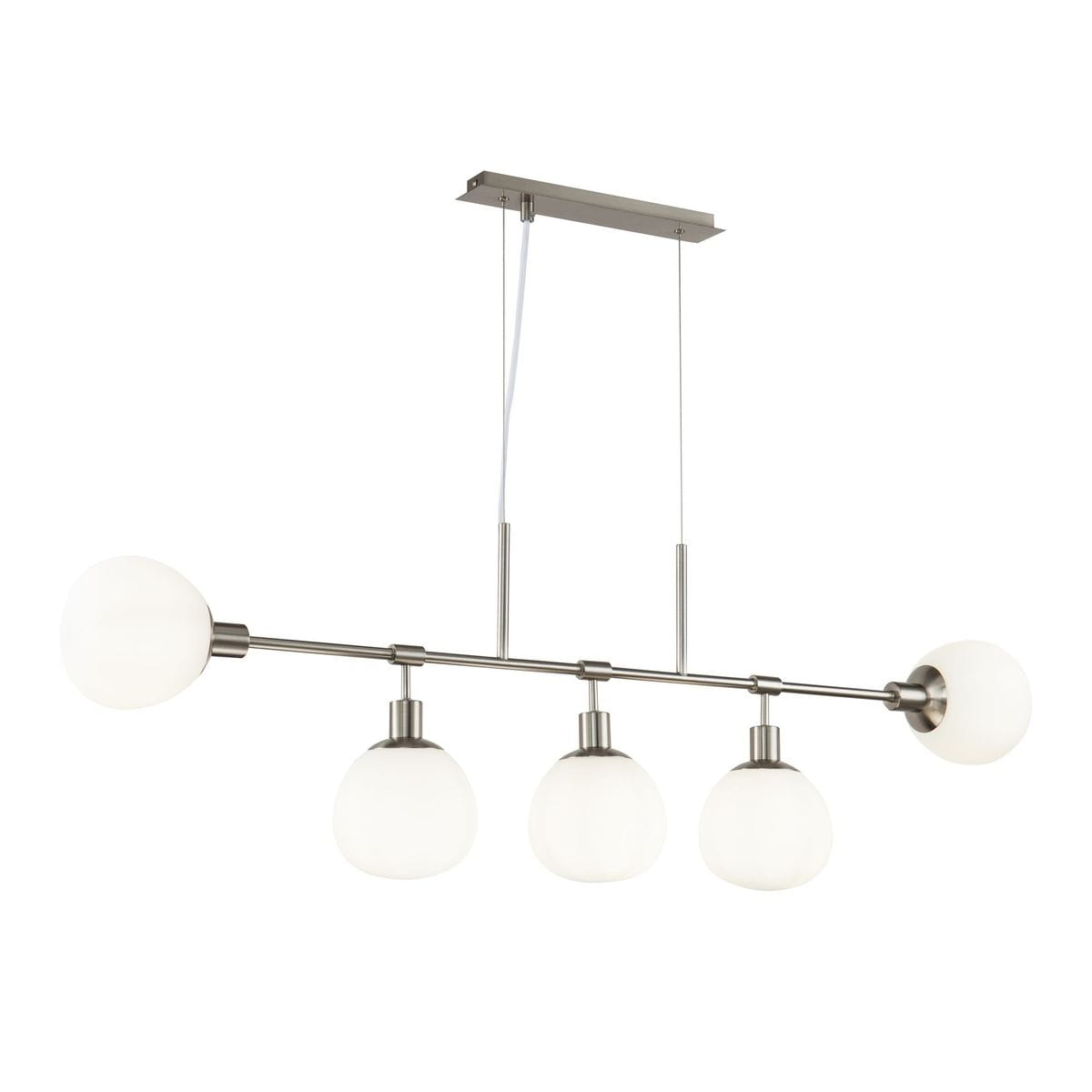 Lampa wisząca Erich 5-punktowa w kolorze niklu z pięcioma okrągłymi kloszami z białego szkła. Produkt zawieszony na prostokątnej podstawie, z dwiema regulowanymi linkami, widoczny z boku. Idealna do nowoczesnych wnętrz.