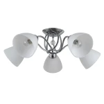 Lugano lampa sufitowa 5-punktowa PND-5643-5, chromowana konstrukcja z pięcioma białymi kloszami w kształcie stożków. Lampa zamontowana na suficie, widoczne elementy dekoracyjne w postaci przeźroczystych detali.