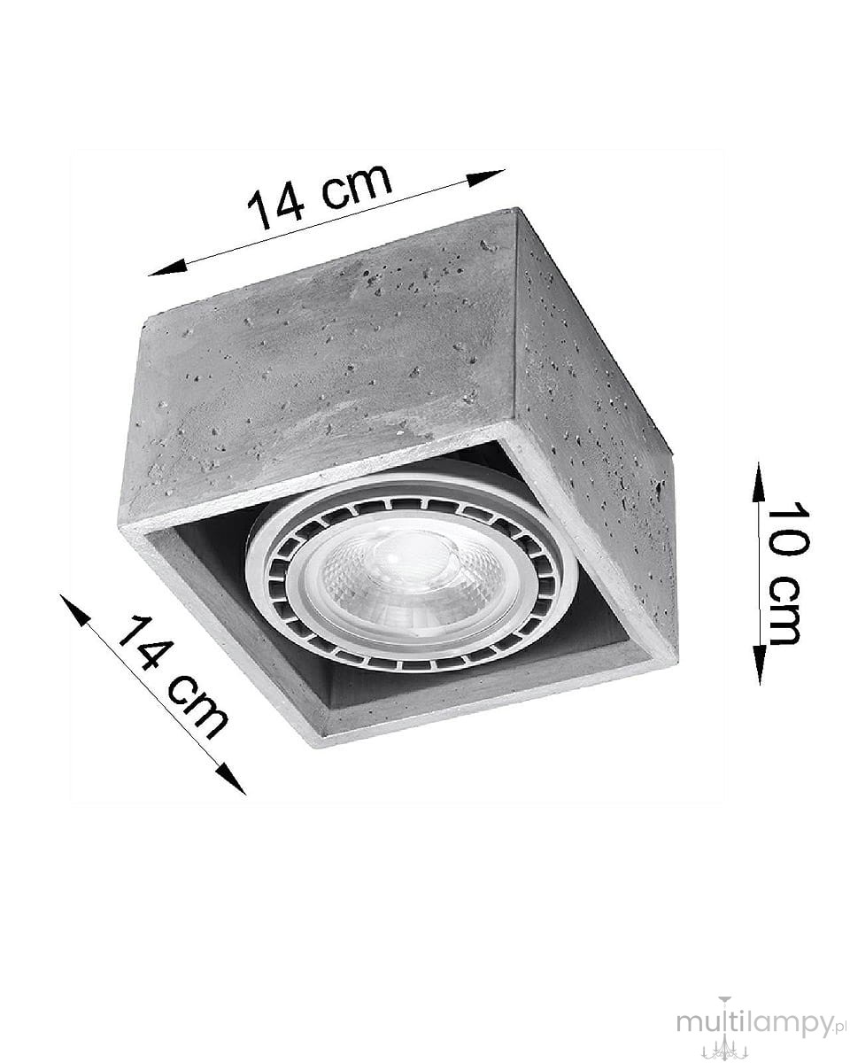 Lampa sufitowa Quatro 1-punktowa w kształcie sześcianu z betonu, o wymiarach 14 cm x 14 cm i wysokości 10 cm. Wewnętrzna oprawa z reflektorem, surowa tekstura betonu, minimalistyczny design, idealna do nowoczesnych wnętrz.
