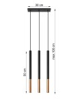 Lampa wisząca Mozaica 3-punktowa w kolorze czarnym i miedzianym. Składa się z trzech długich, cylindrycznych kloszy o długości 50 cm, zawieszonych na czarnym przewodzie. Szerokość podstawy to 30 cm, maksymalna wysokość zawieszenia to 100 cm.