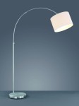 Biała lampa podłogowa z metalowym stelażem, z okrągłą podstawą. Klosz o cylindrycznym kształcie zawieszony na giętym ramieniu. Ujęcie z boku, na jednolitym tle, podkreślające elegancki design i nowoczesny styl.