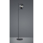 Lampa podłogowa Pure 1-punktowa w kolorze antracytowym. Posiada prostą, metalową konstrukcję z okrągłą podstawą i szklanym kloszem, umieszczonym na poziomej poprzeczce. Całość prezentuje się minimalistycznie na jednolitym tle.
