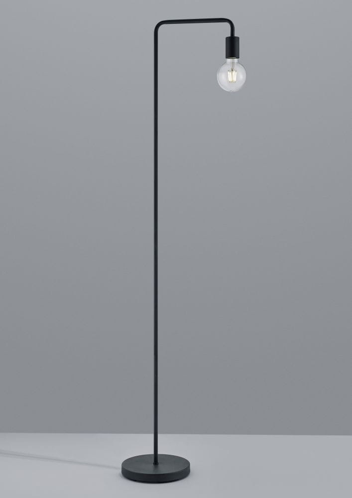 Czarna lampa podłogowa Diallo z jedną oprawą, o minimalistycznym designie. Wysoka, smukła konstrukcja z okrągłą podstawą i zawieszoną żarówką, ustawiona na jednolitym tle. Idealna do nowoczesnych wnętrz.