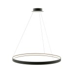 Czarna lampa wisząca Circle LED D78 z jedną oprawą, w kształcie dużego okręgu, zawieszona na cienkich żyłkach. Metalowy, matowy korpus z delikatnym złotym akcentem wzdłuż krawędzi. Prosty, nowoczesny design, odpowiednia do różnych wnętrz.