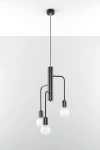 Lampa wisząca Duomo 3M w kolorze czarnym z trzema źródłami światła. Posiada prostą, minimalistyczną konstrukcję z metalowym przewodem i kulistymi kloszami. Ujęcie frontalne, zawieszona na długim kablu w jasnym otoczeniu.
