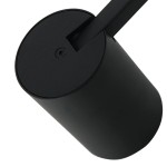 Czarna lampa sufitowa Tuka Nero L w formie jednopunktowego spotu. Widok z góry, ukazujący okrągłą podstawę oraz zamocowanie w postaci cienkiego ramienia. Gładka, matowa powierzchnia bez dodatkowych zdobień.