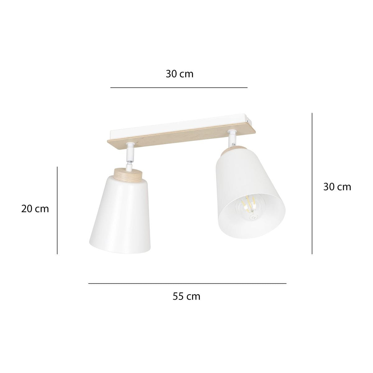 Biała lampa sufitowa (spot) 2-punktowa Atlas z drewnianym uchwytem. Klosze w kształcie stożków, wysokość 20 cm, szerokość 30 cm, długość 55 cm. Montaż sufitowy, frontalne ujęcie. Idealna do nowoczesnych wnętrz.