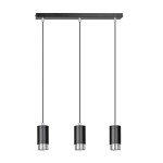 Lampa wisząca Fumiko 3-punktowa w kolorze czarnym i chromowanym. Składa się z trzech cylindrycznych kloszy zawieszonych na cienkich linkach, zamontowanych na prostokątnej podstawie. Ujęcie frontalne, na białym tle.