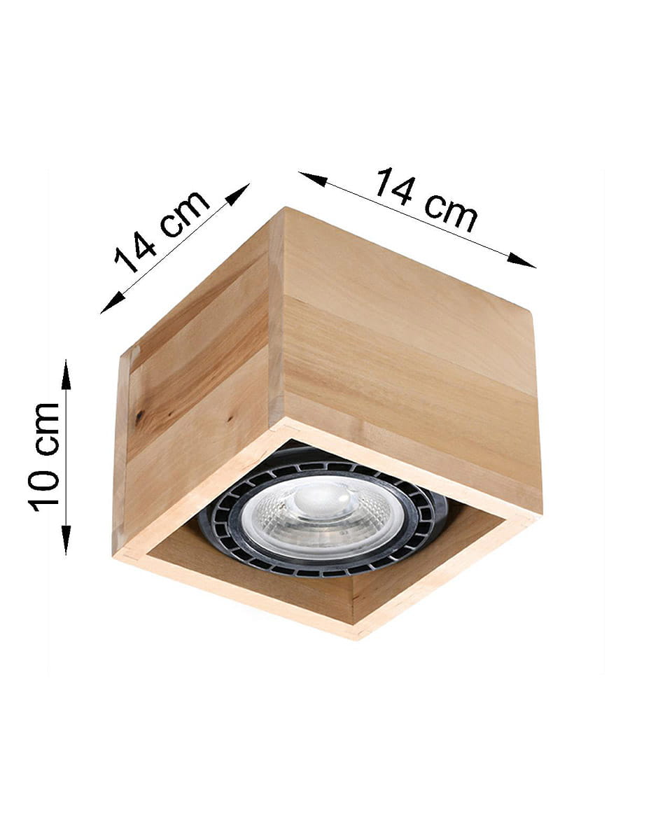 Lampa sufitowa Quatro 1-punktowa w kształcie kwadratu wykonana z drewna, w kolorze naturalnym. Wymiary: 14 cm x 14 cm, wysokość 10 cm. Wewnątrz znajduje się okrągła oprawa na żarówkę. Zawieszenie w pozycji wiszącej.